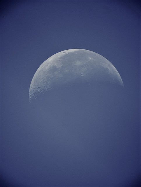 moon_2.jpg